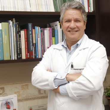 Dr. Valderílio Feijó Azevedo - Sociedade Paranaense de Reumatologia